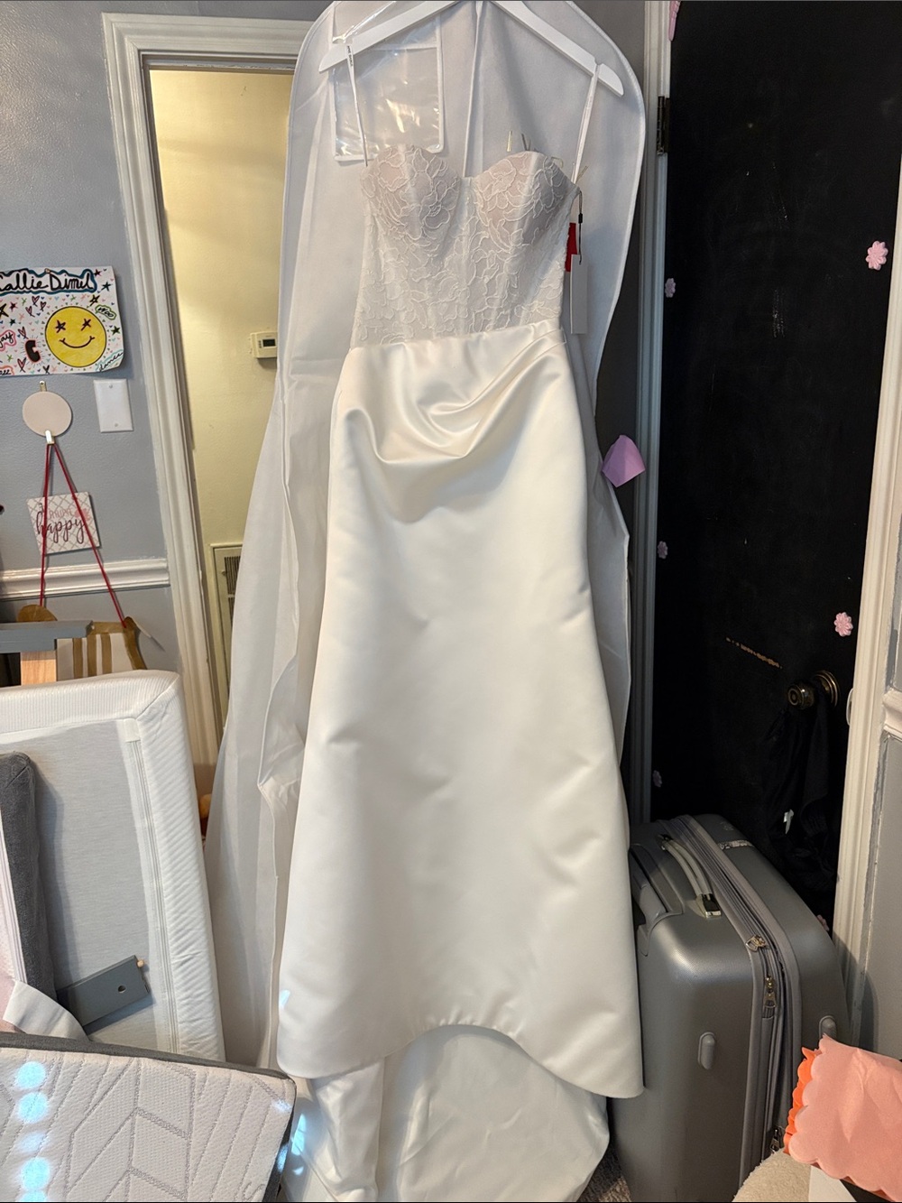 Elegant White Satin & Lace Strapless Wedding Dress - w/ veil